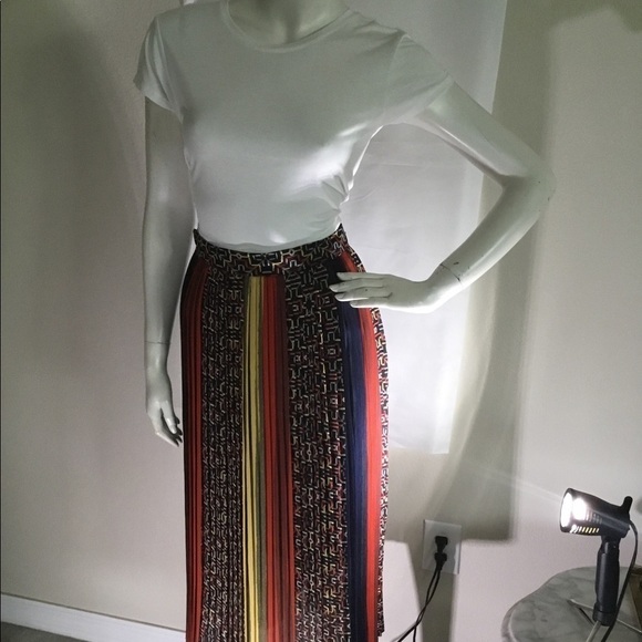 BCBG MAXAZRIA One OF A KIND PLEATED SKIRT - Picture 12 of 12